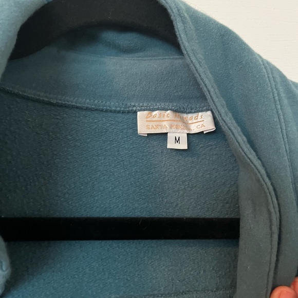 Button down sweater - Picture 3 of 3